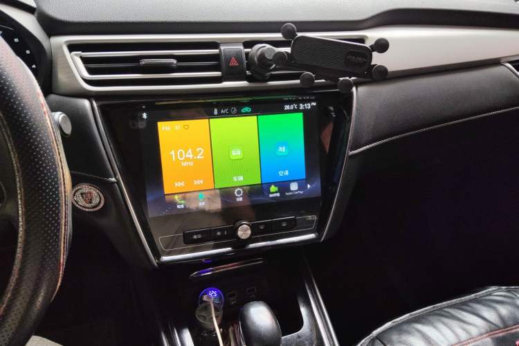 Used Roewe i5 2020 1.5L Automatic 4G Connect Luxury Flagship Edition Audio And AC Panel