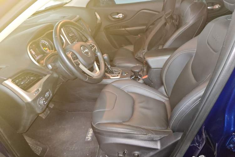 Used Jeep Cherokee 2016 2.4L Leading Smart Version