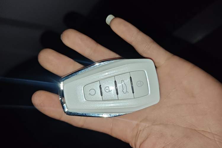 Used Geely Auto icon 2023 1.5TD Chocolate Luxe Edition Vehicle Key