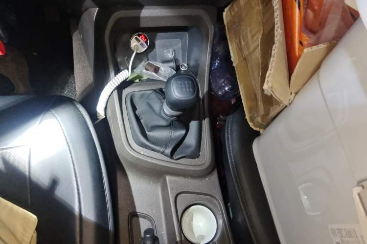 Used Wuling Hongguang V 2022 1.5L Jingqu Edition Electric-Assist LAR Gear Lever