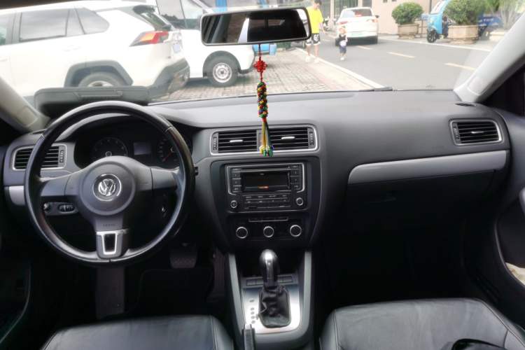 Used Volkswagen Sagitar 2014 Revised Version 1.6L Automatic Comfort Edition
