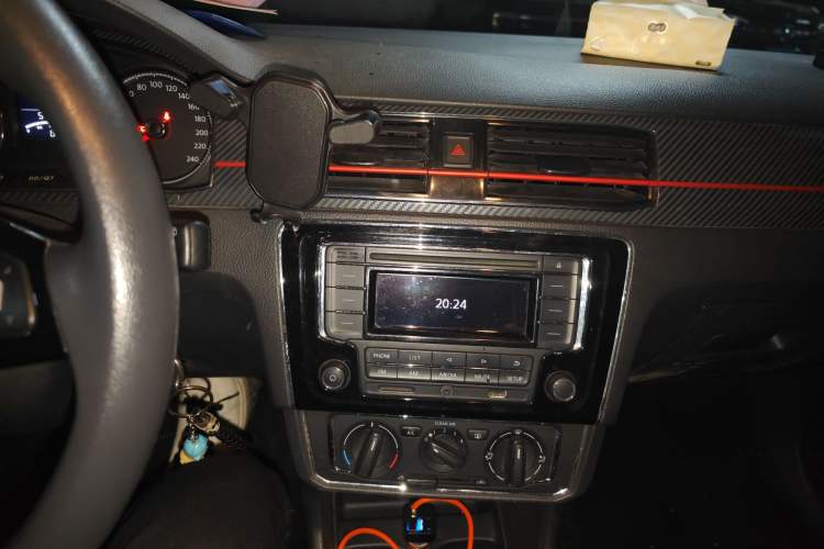 Used Volkswagen Santana 2017 Haval H9 1.6L Automatic Comfort Edition Audio And AC Panel