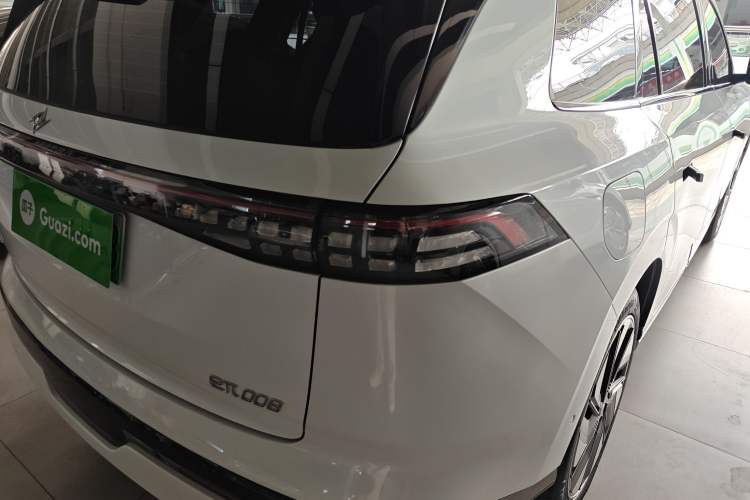 Used Dongfeng eπ eπ008 2024 636Max All-Electric Version 6 Seats Right Rear Taillight