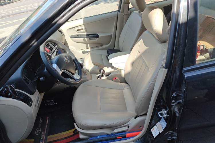 Used Soueast V3 Lingyue 2015 1.5L Manual Happiness Edition
