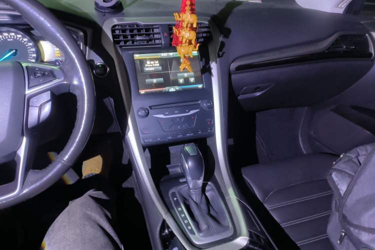 Used Ford Mondeo 2013 2.0L GTDi 200 Luxury Model
