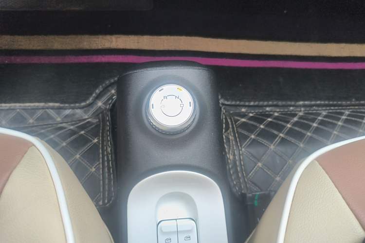 Used Wuling Hongguang MINIEV 2024 3rd Generation 215km Youth Edition Gear Lever