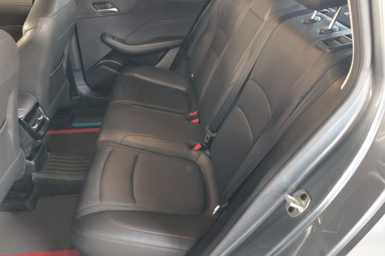 Used Roewe i5 2023 1.5L CVT Luxury Edition Left Rear Seat