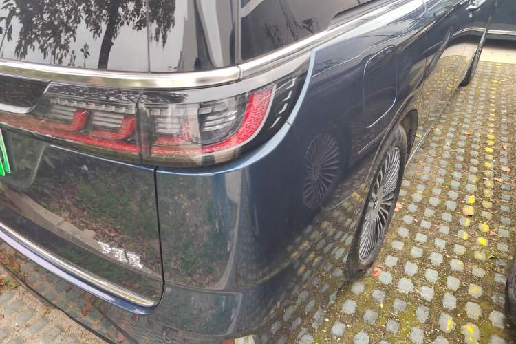 Used VOYAH Dream 2025 PHEV Four-Wheel-Drive Flagship Kunpeng Edition
