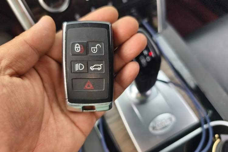 Used Land Rover Discovery Sport 2021 249 PS R-Dynamic S Performance Edition Interior 1