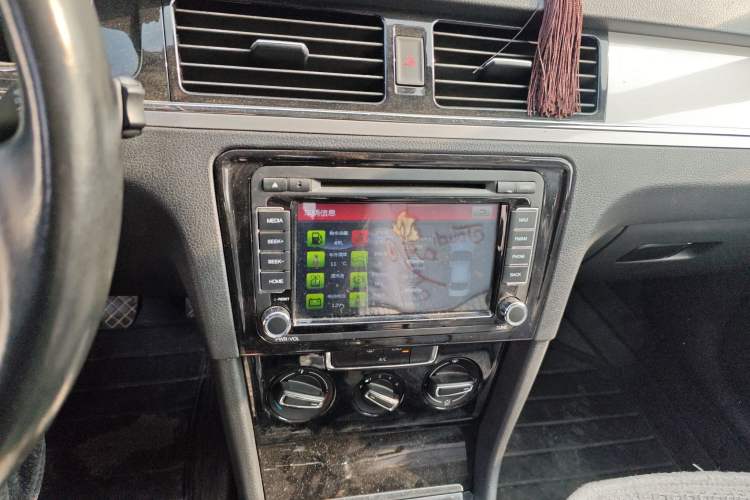 Used Volkswagen Bora 2015 Zhuihui Edition 1.6L Manual Comfort Model