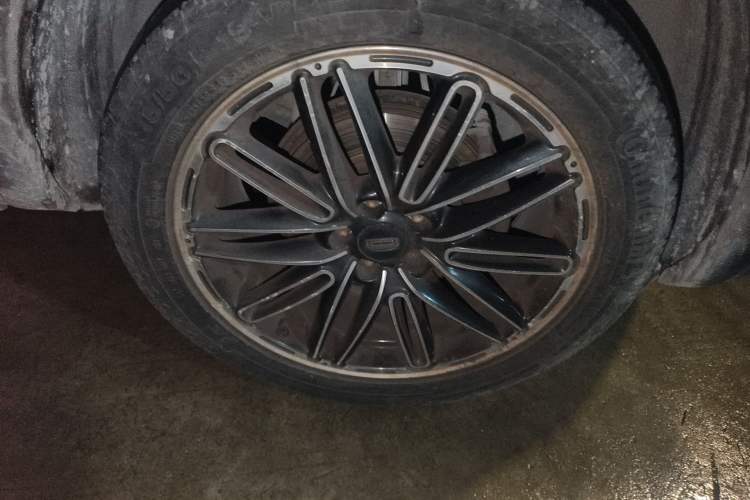 Used Qoros 5 2017 1.6T Automatic Prestige Model Right Front Wheel Hub