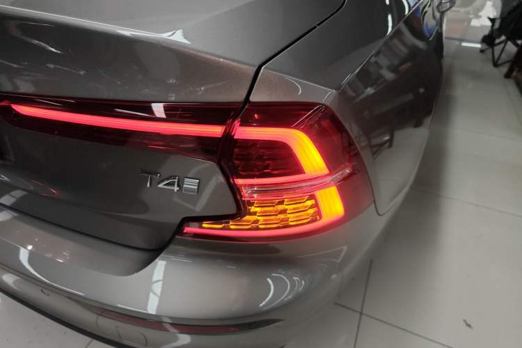 Used Volvo S60 2020 T4 Zhiyi Luxury Edition