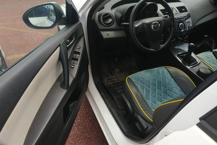 Used Mazda 3 2015 Sedan 1.6L Manual Comfort Model Driver Seat