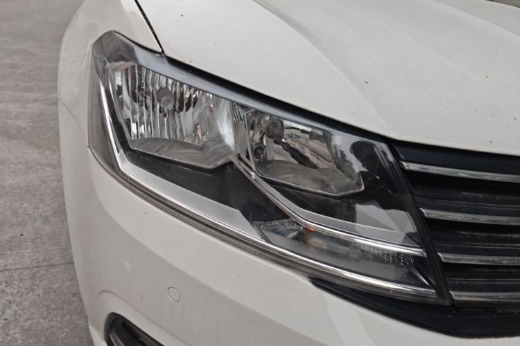 Used Volkswagen Lavida 2017 1.6L Automatic Comfort Edition
