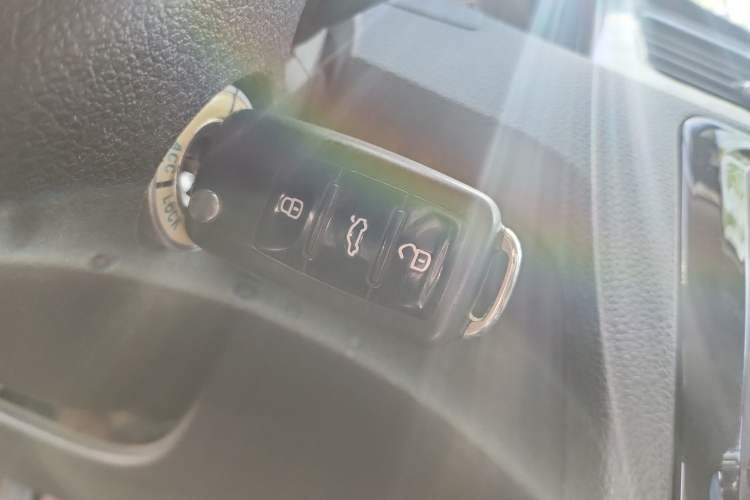 Used Volkswagen Santana 2015 HaoNa 1.6L Manual Fashion Edition
