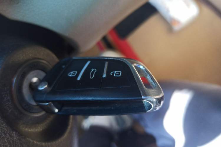 Used Toyota Highlander 2012 2.7L Two-Wheel Drive 7-Seater Luxury Edition
