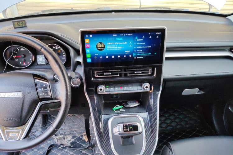 Used Haval M6 2021 PLUS 1.5T DCT Prestige Smart Connectivity Model
