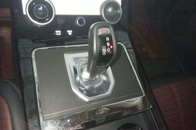 Used Land Rover Range Rover Evoque 2021 Range Rover Velar 249 PS R-Dynamic S Performance Edition