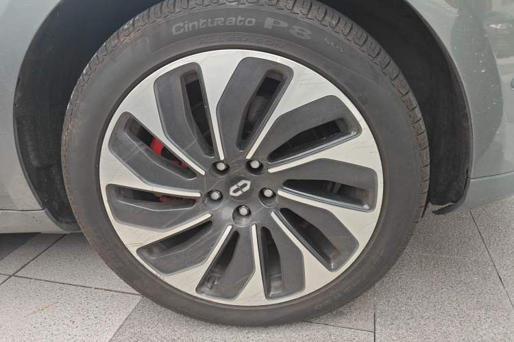 Used Hima AITO M5 2022 Extended-Range Four-Wheel Drive Ultimate Edition Right Front Wheel Hub