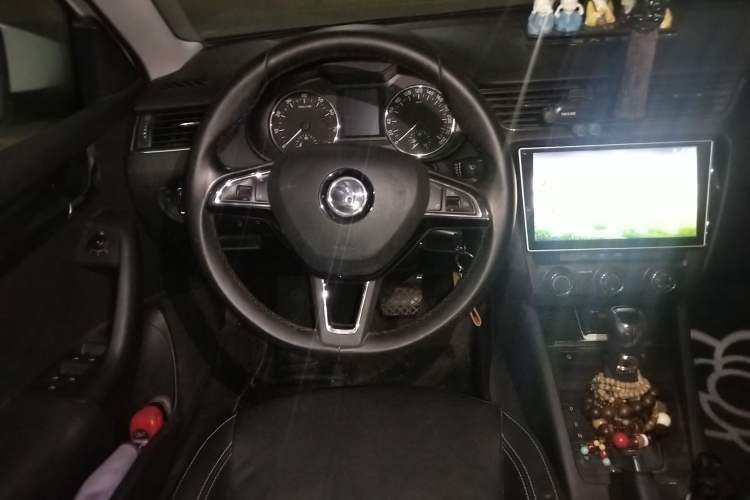 Used Skoda Octavia 2016 1.6L Automatic Smart Drive Edition Steering Wheel