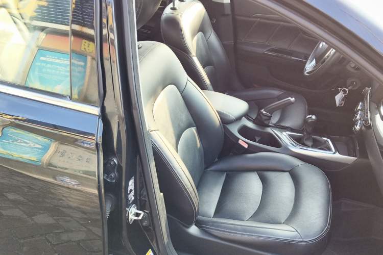 Used GAC Trumpchi GA6 2015 1.6T Manual Elite Model
