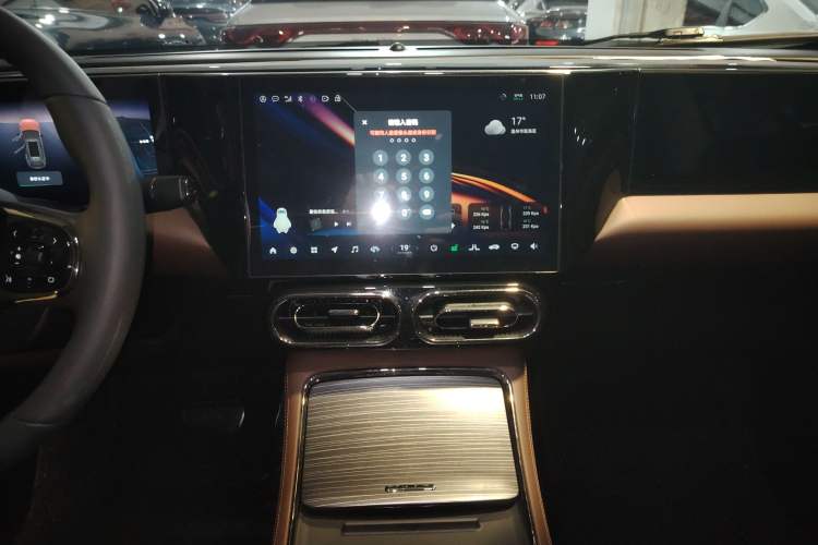 Used Leapmotor C11 2023 Pure Electric 500 Smart Edition Audio And AC Panel