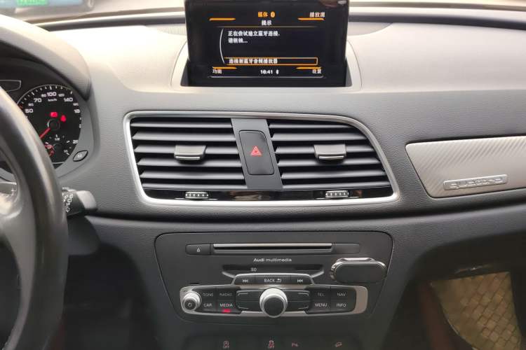 Used Audi Q3 2016 40 TFSI quattro all-wheel-drive sport model
