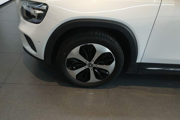 Used Mercedes-Benz GLB 2021 GLB 200 Fashion Model Left Front Wheel Hub