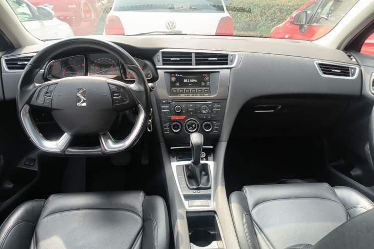 Used DS 5LS 2014 1.6T Elegant Version THP160 Center Console