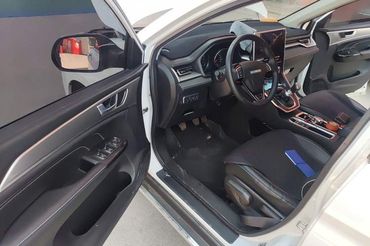 Used Haval M6 2021 PLUS 1.5T Manual Luxury Smart Connectivity Model