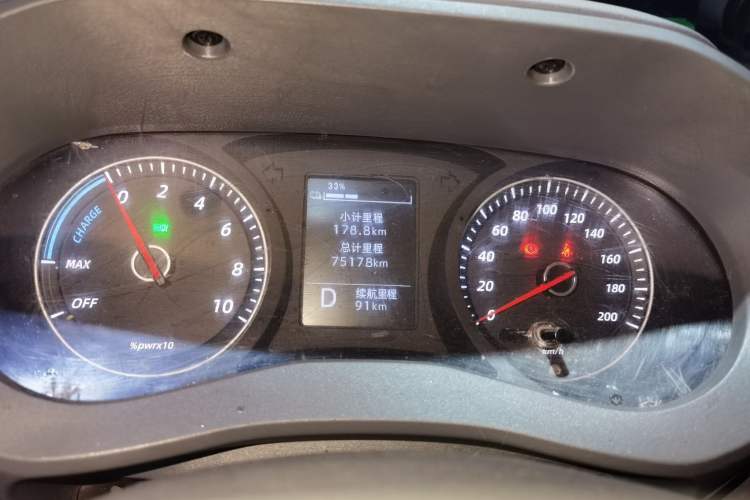 Used Wuling Yangguang 2024 300km Comfort-Grade Passenger Van 60kW
