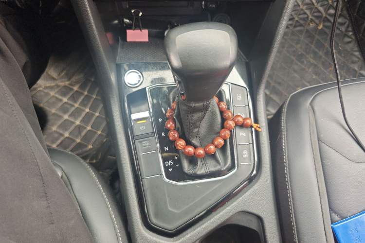 Used Volkswagen Tiguan L 2019 330TSI Automatic Two-Wheel Drive Smart Luxury Version China V Emission Standard
