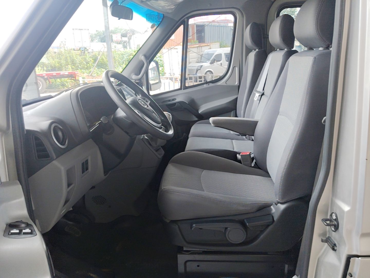 Vordere Reihe im Auto