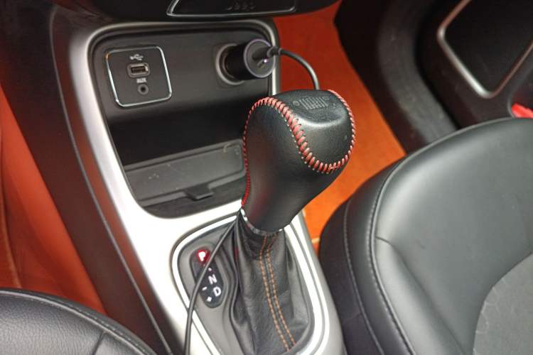 Used Jeep Compass 2017 200T Automatic Enjoyment Version Gear Lever