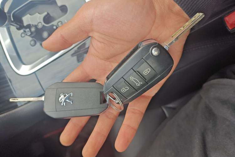 Used Peugeot 3008 2013 2.0L Automatic Trend Edition
