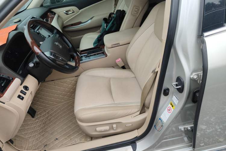 Used Toyota Crown 2012 2.5L Royal Leather Edition