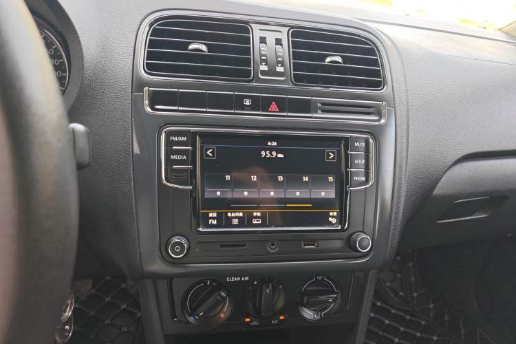 Used Volkswagen Polo 2016 1.4L Manual Fashion Model
