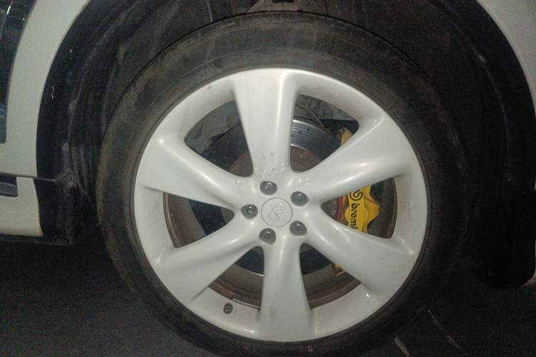 Used Infiniti FX 2011 FX35 Standard Edition Right Front Wheel Hub