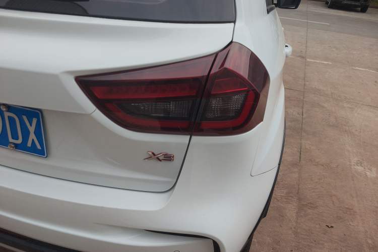 Used Geely Auto Vision X3 2019 Upgraded Model 1.5L Manual Elite Version Right Rear Taillight