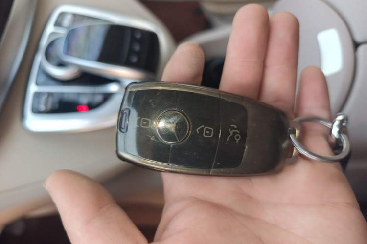 Used Mercedes-Benz V-Class 2016 V 260 Avantgarde Edition