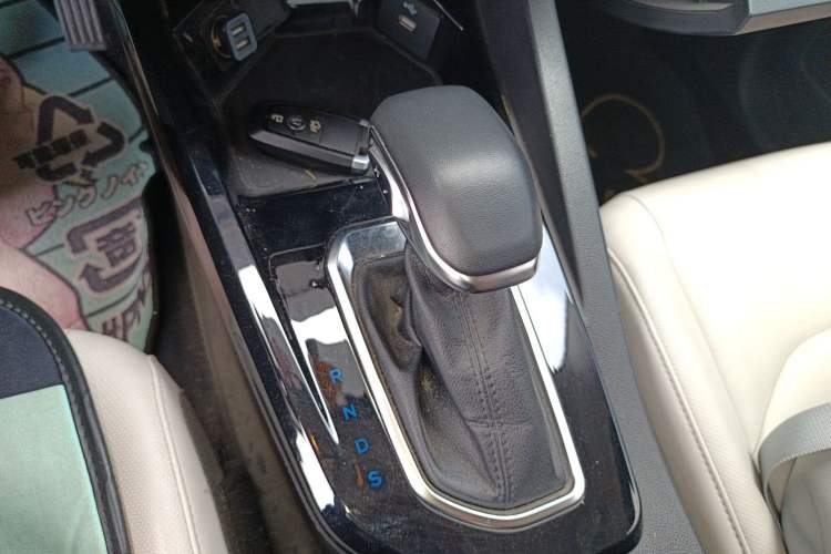 Used Ford Escort 2021 1.5L Automatic Diamond Edition Gear Lever