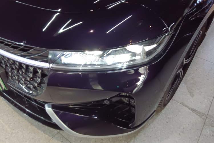 Used VOYAH PASSION 2024 PHEV Four-Wheel Drive Ultra-Long Range Flagship Model Left Front Headlight