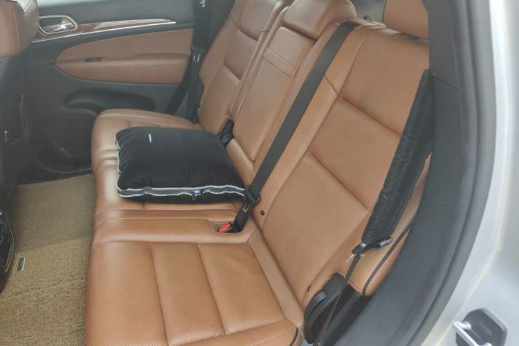 Used Jeep Grand Cherokee 2011 3.6L Flagship Edition Left Rear Seat