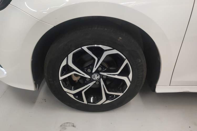 Used MG 5 2022 180 DVVT CVT Youth Luxury Edition
