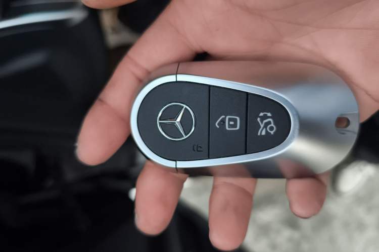 Used Mercedes-Benz C-Class 2022 Restyled C 260 L Sport Edition Vehicle Key