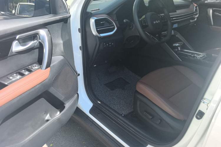 Used Kia Sportage R 2021 Ace 2.0L Splendid Edition Driver Seat