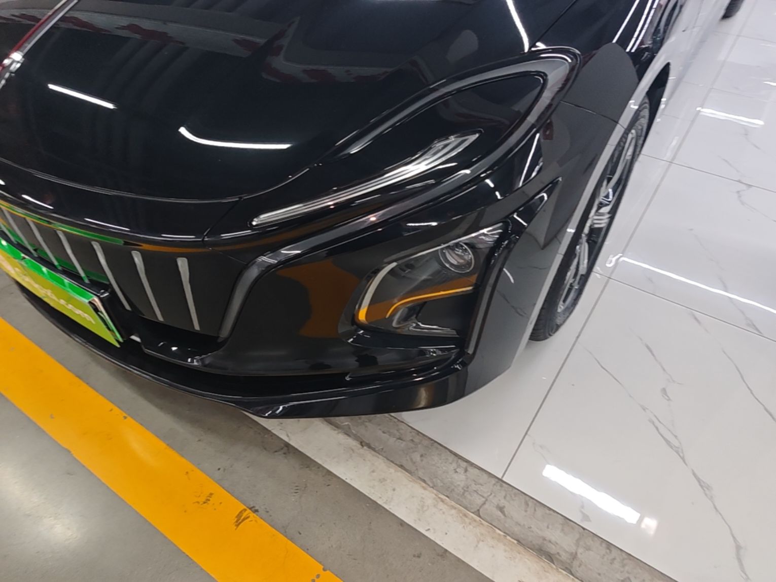 Hongqi E-QM5 2023 Revised Version Basic Travel Edition — снимка 8