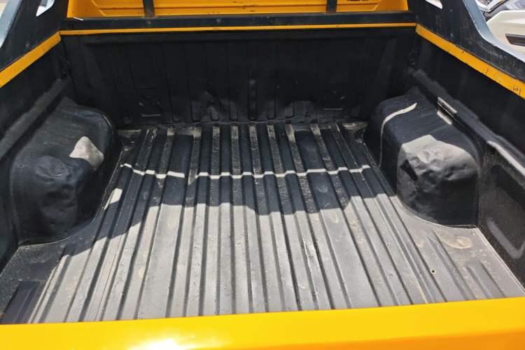 Used JMC Yuhu EV 2022 4x2 LX JX1032PSEF5BEV Trunk