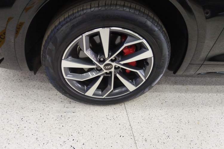 Used Audi Q5L 2024 40 TFSI Luxury Dynamic Edition Exterior 4