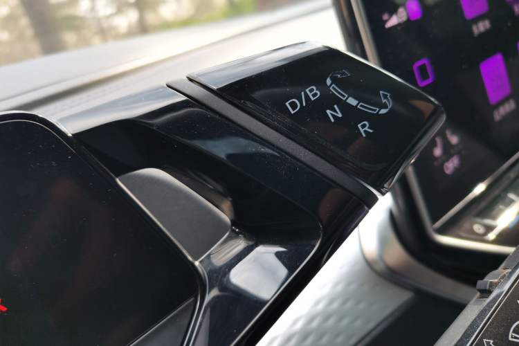 Used Volkswagen ID.6 X 2021 1st Edition ID. First Impression Edition Gear Lever